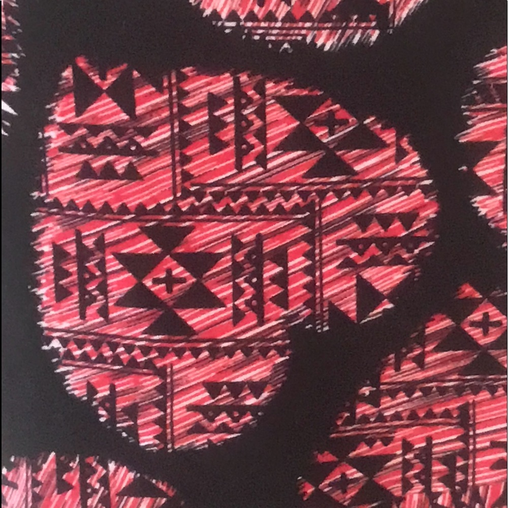 One size heart Lularoe leggings